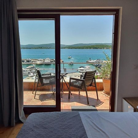 Apartments Villa Oliva トゥラニ エクステリア 写真
