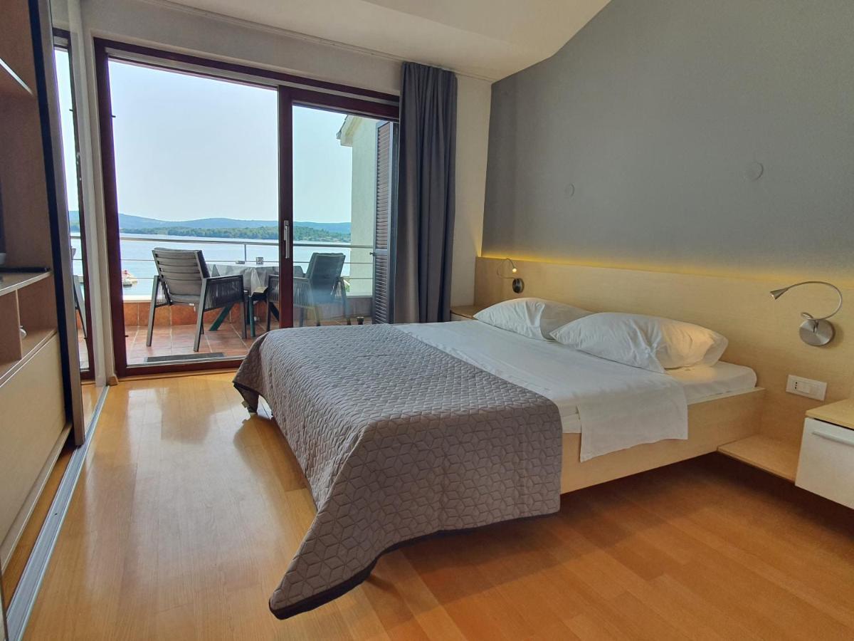 Apartments Villa Oliva トゥラニ エクステリア 写真