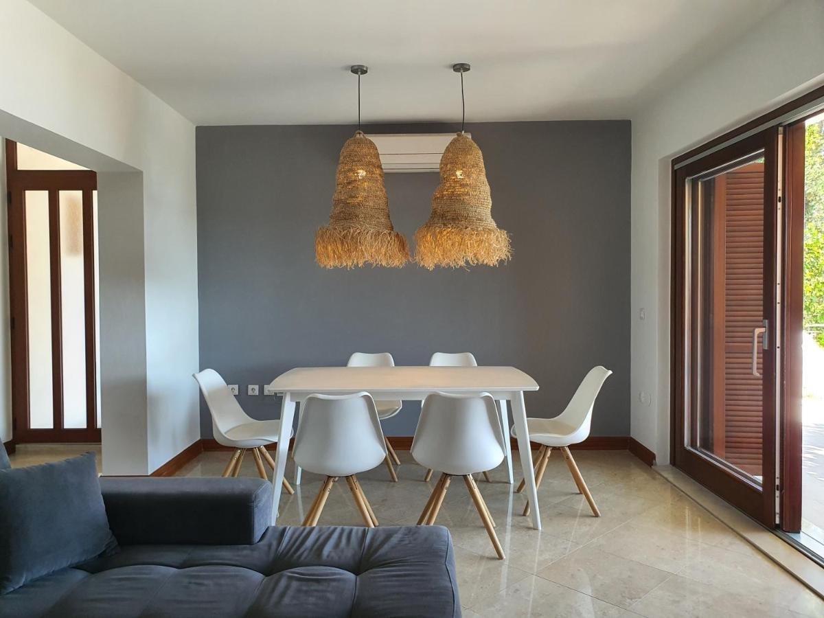 Apartments Villa Oliva トゥラニ エクステリア 写真