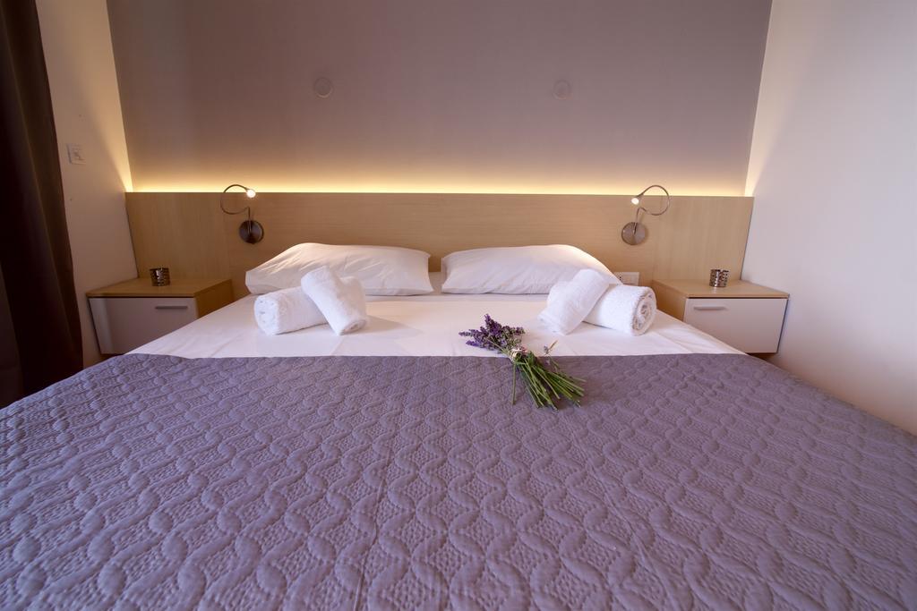 Apartments Villa Oliva トゥラニ エクステリア 写真